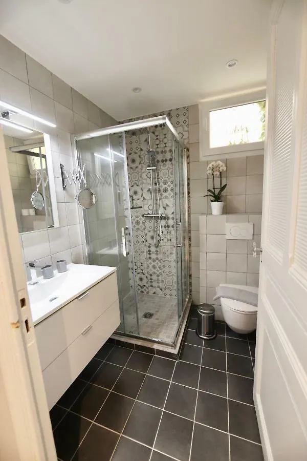 קאן 70M2 Apartment - La Roseraie