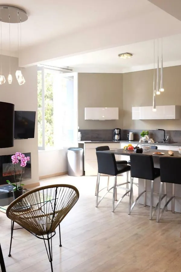 70M2 Apartment - La Roseraie Cannes 0*,  Francia